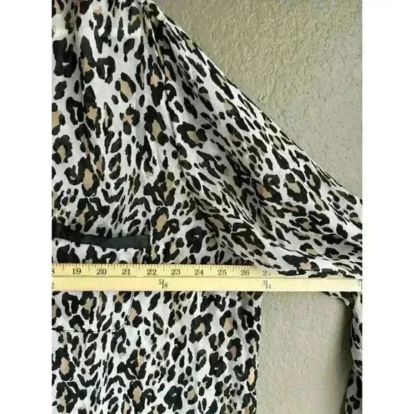 Torrid Animal Print Long Sleeve Semisheer Blouse Plus Size 3X - Picture 7 of 7